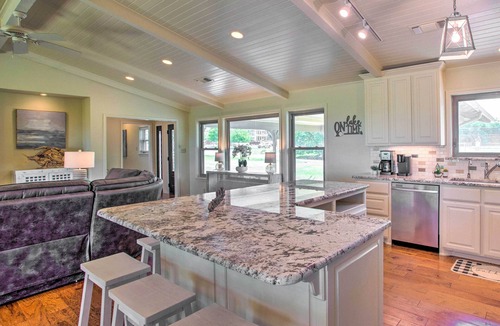 Pottsboro House | Lake View ‘Tangled at Texoma’ Home w/Hot Tub!