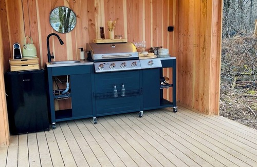 Salles-en-Toulon Cottage | Lake view tent with private spa Copa cabanes 4