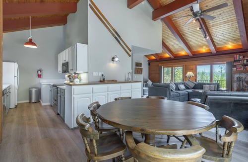 Lake Forest House | Lake View Townhome Just Steps from Lake Tahoe!