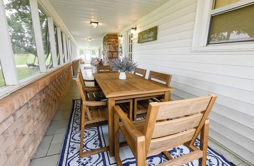 Buchanan Dam House | Lake View Villas at Buchanan Dam. A Farmhouse Villa on the Water!