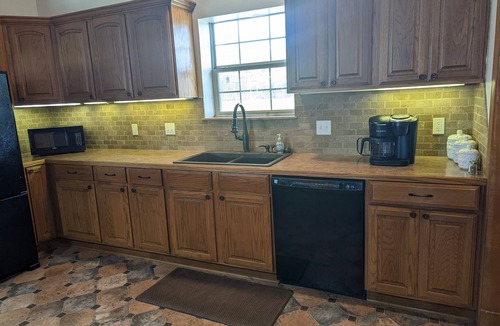 Checotah House | Lake View, wheelchair accessible, sandy beaches close by, quiet area