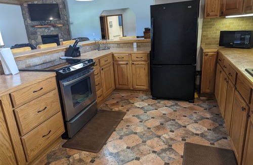 Checotah House | Lake View, wheelchair accessible, sandy beaches close by, quiet area