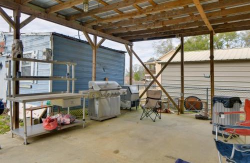 Fort Gaines House | Lake Views and Dock Access Georgetown Group Getaway