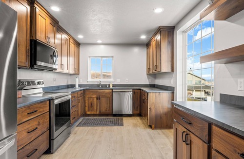 Garden City House | Lake views! City Park pickleball, fishing, amphitheater. City center walkable.