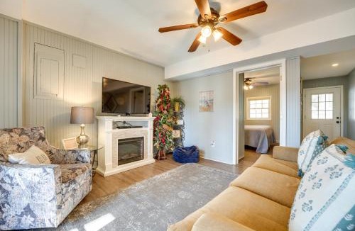 Cape Fair Apartment | Lake Views & Community Perks: Cape Fair Apartment!