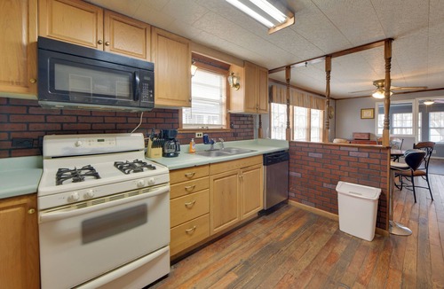 Fort Gaines House | Lake Views + Dock Access: Georgetown Group Getaway