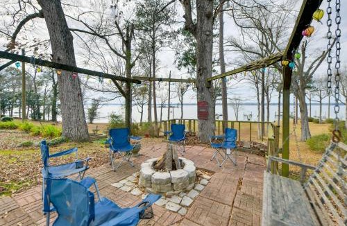 Fort Gaines House | Lake Views + Dock Access: Georgetown Group Getaway