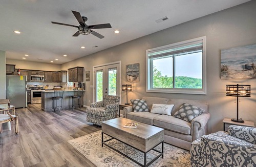 Camdenton Cabin | Lake Views, Fire Pit! ‘Blue Cabin’ Ozarks Getaway