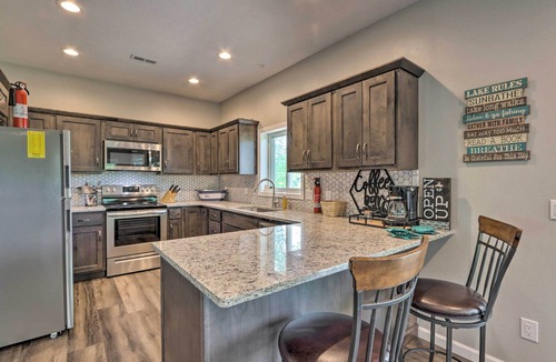 Camdenton Cabin | Lake Views, Fire Pit! ‘Blue Cabin’ Ozarks Getaway