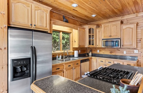 Morganton Cabin | Lake Views | Hot Tub | Fire Pit | Micro Events
