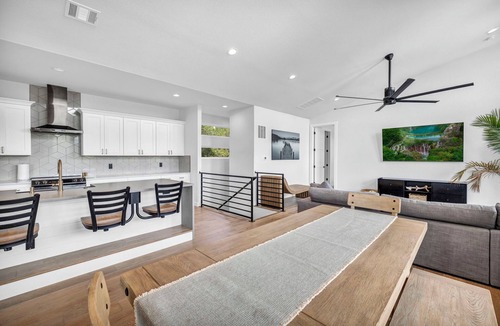 Point Venture House | Lake Views Huge Deck Entertainer’s Dream in Point Venture