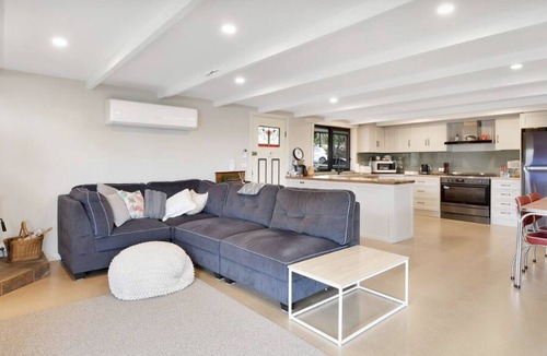 Goughs Bay House | Lake views & Mt. Buller snow fields