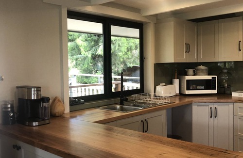 Goughs Bay House | Lake views & Mt. Buller snow fields