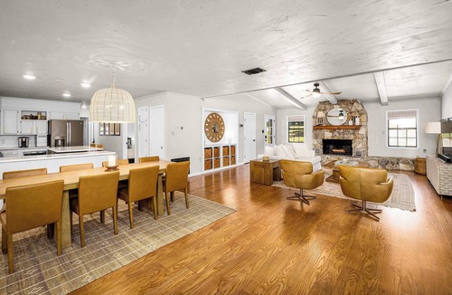 Seguin House | Lake Views | Pool | Fire Pit | BBQ | Spacious Deck