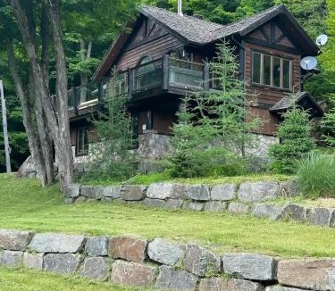 Saint-Faustin-Lac-Carre Ski Chalet | Lake views, spa, king bed, Golf Club amenities