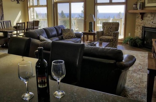Lutsen House | Lake Views Throughout, Come for Waterfall Season!