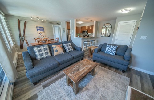 Lakeside Village Condo | Lake Views, Upscale Condo with Pool/Hot Tub
