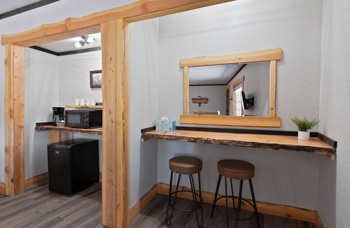 Coeur d'Alene Cabin | Lake Village Lodge