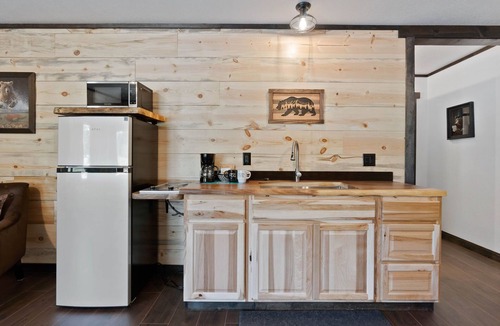 Coeur d'Alene Cabin | Lake Village Lodge