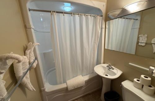 Kenora Hotel | Lake-Vu Motel