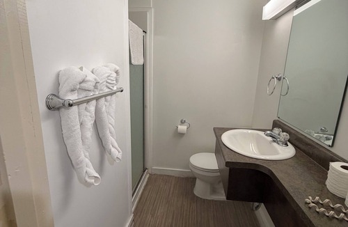 Kenora Hotel | Lake-Vu Motel