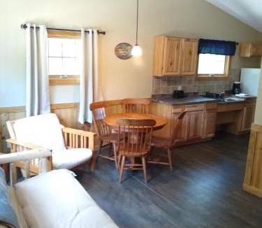 Lodi Cabin | Lake Wappapello State Park Cabins