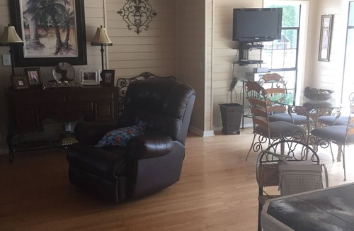 Glen Allan House | Lake Washington Fishing Lodge 4 Bedroom 5 Bathrooms!!