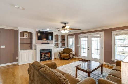 Liberty Hill House | Lake Wateree Home w/Boat Dock! Pets Welcome