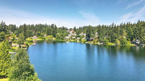 Lakeland North House | Lake Waterfront Craftsman Modern