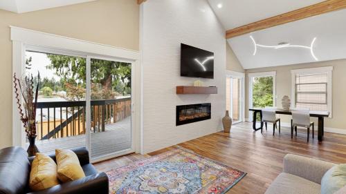 Lakeland North Villa | Lake Waterfront DUO Homes