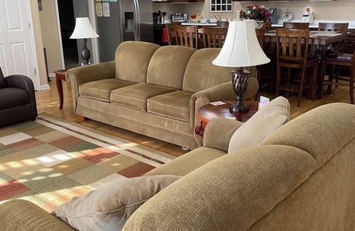 Wedowee House | LAKE WEDOWEE WATER FRONT & PRIVATE POOL 3 or 4 NIGHT MINIMUM.