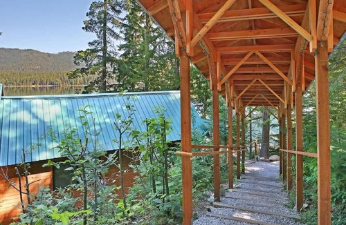 Leavenworth Villa | Lake Wenatchee Getaway - Lakefront Weekend Hideout Villa