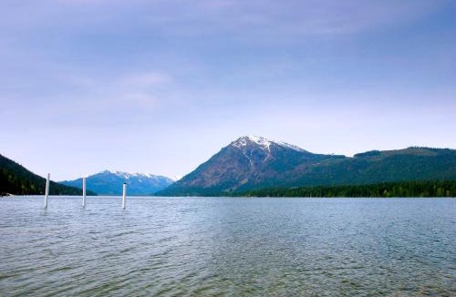 Leavenworth Villa | Lake Wenatchee Getaway - Lakefront Weekend Hideout