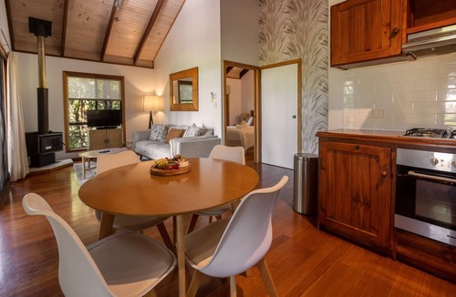 Peregian Beach Cottage | Lake Weyba Cottages