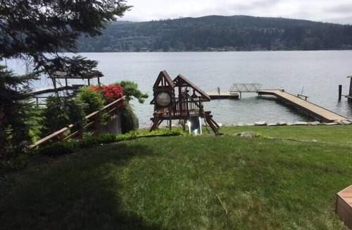 Bellingham Cabin | Lake Whatcom Bellingham Waterfront Cabin