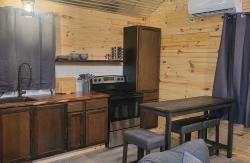 Laguna Park Cabin | Lake Whisper 124 nCozy 1-bedroom cabin in Laguna Park