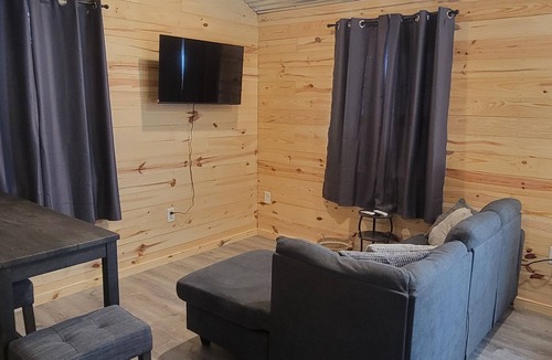 Laguna Park Cabin | Lake Whisper 124 nCozy 1-bedroom cabin in Laguna Park
