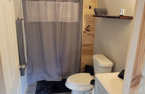Laguna Park Cabin | Lake Whisper 124 nCozy 1-bedroom cabin in Laguna Park