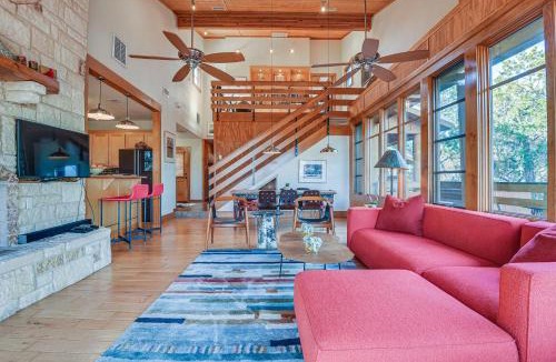 Morgan House | Lake Whitney Cabin w/Hot Tub & Fire Pit!