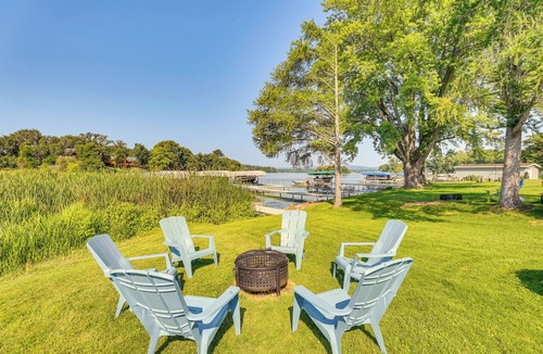 Lodi Cabin | Lake WI Escape! Explore, Boat, Swim & Hike