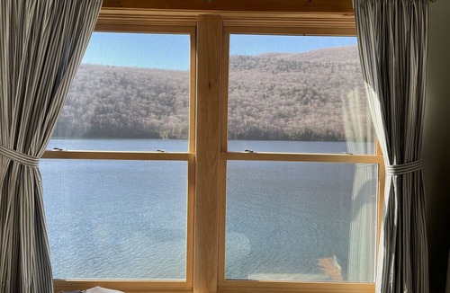 Orleans Cottage | Lake Willoughby Waterfront Cottage