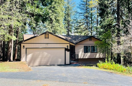 Pollock Pines Cabin | Lake, Winery, Apple Hill