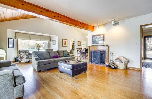 Menasha House | Lake Winnebago Family Retreat: Dock & Deck!