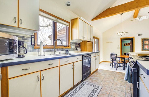 Menasha House | Lake Winnebago Family Retreat: Dock & Deck!