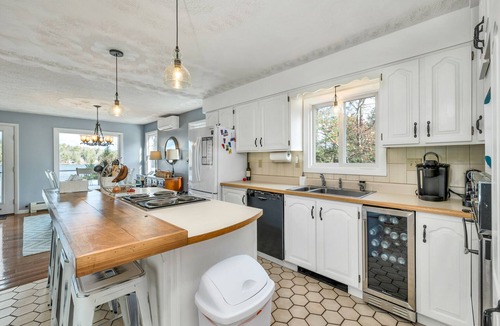 Alton Bay House | Lake Winnipesaukee Waterfront Sleeping 10 with a 24'Dock