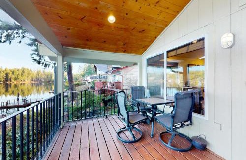 Mason County House | Lake Wooten Cabin