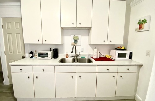 Mango Groves Cottage | Lake Worth Beach Cottage