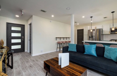 Lake Worth House | Lake Worth Stay Sleeps 8 World Cup Ready