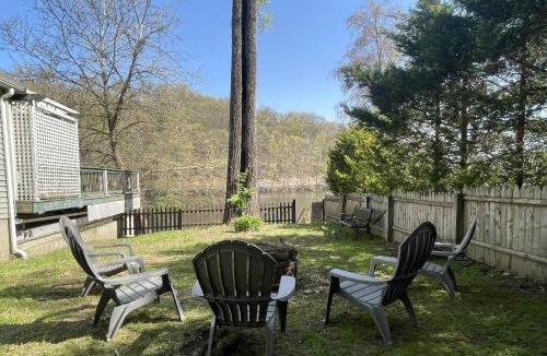 South Britain House | Lake Zoar Cabin