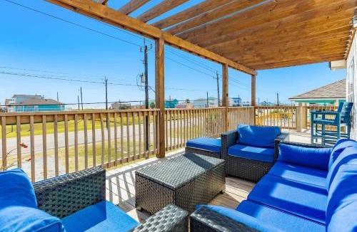 Surfside Beach House | Lake2Sea - Spacious Retreat, Gulf & Waterway View!